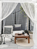 SĒDI UN GUĻ ĀRĀ™