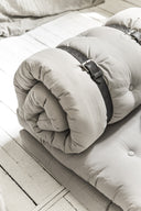 KRĒSLIS AR SPRĀDZI