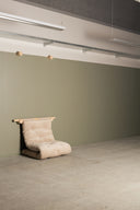 HOOKED SLEEPER CHAIR