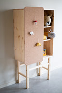 SLIDE Cabinet w. pinboard